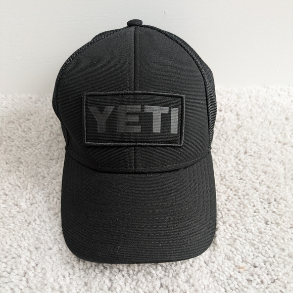 YETI Men's Core Patch Logo Trucker Hat - Picture 1 of 5